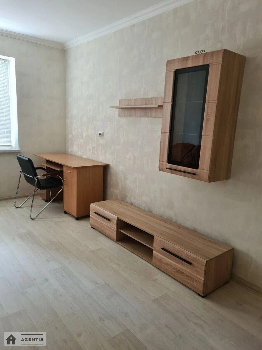 Сдам квартиру 2 комнаты, 60 m², 6 эт./12 этажей. 5, Вишняковская 5, Киев. 