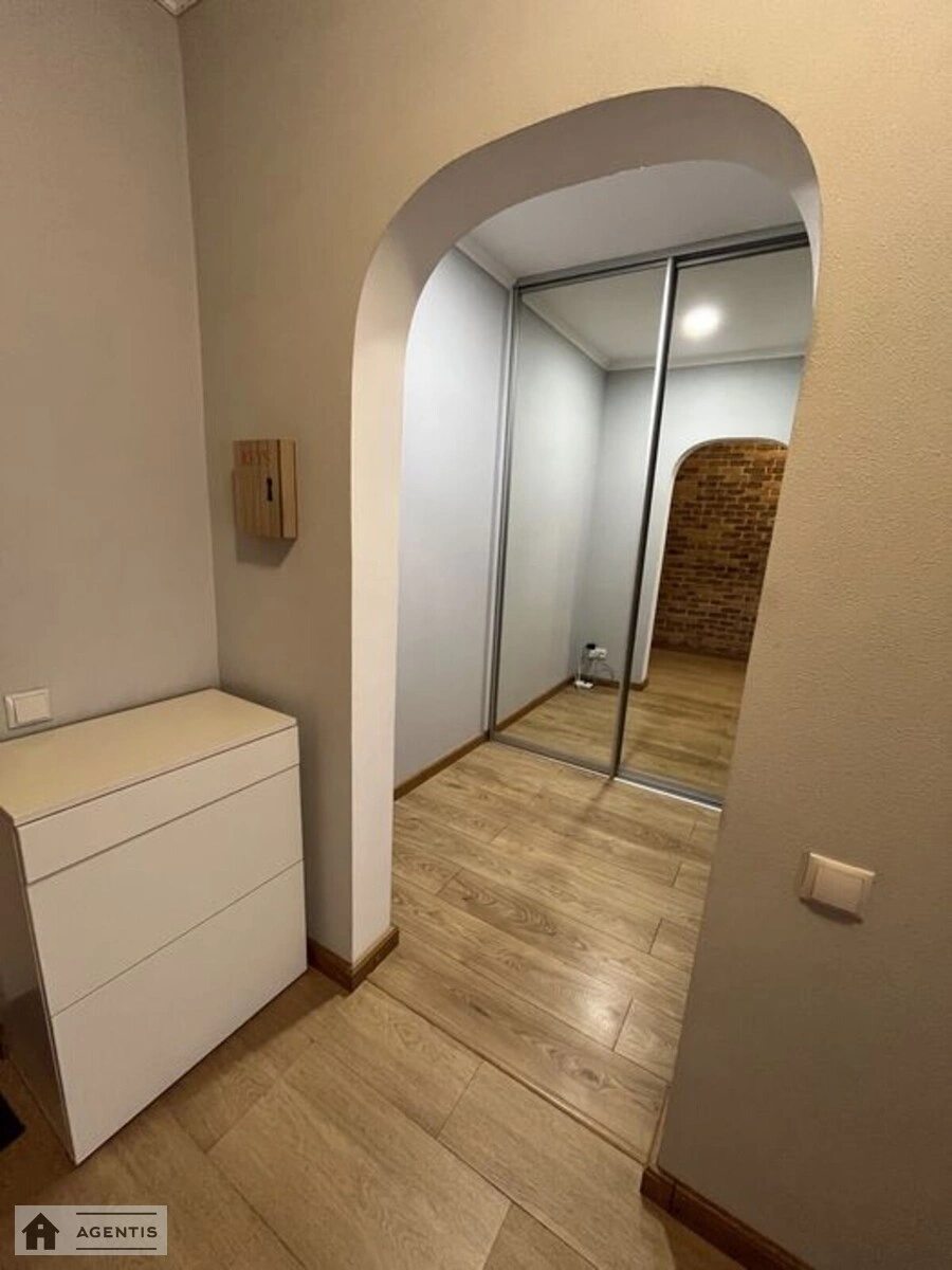 Сдам квартиру 1 комната, 47 m², 8 эт./22 этажа. 31, Гарматная 31, Киев. 