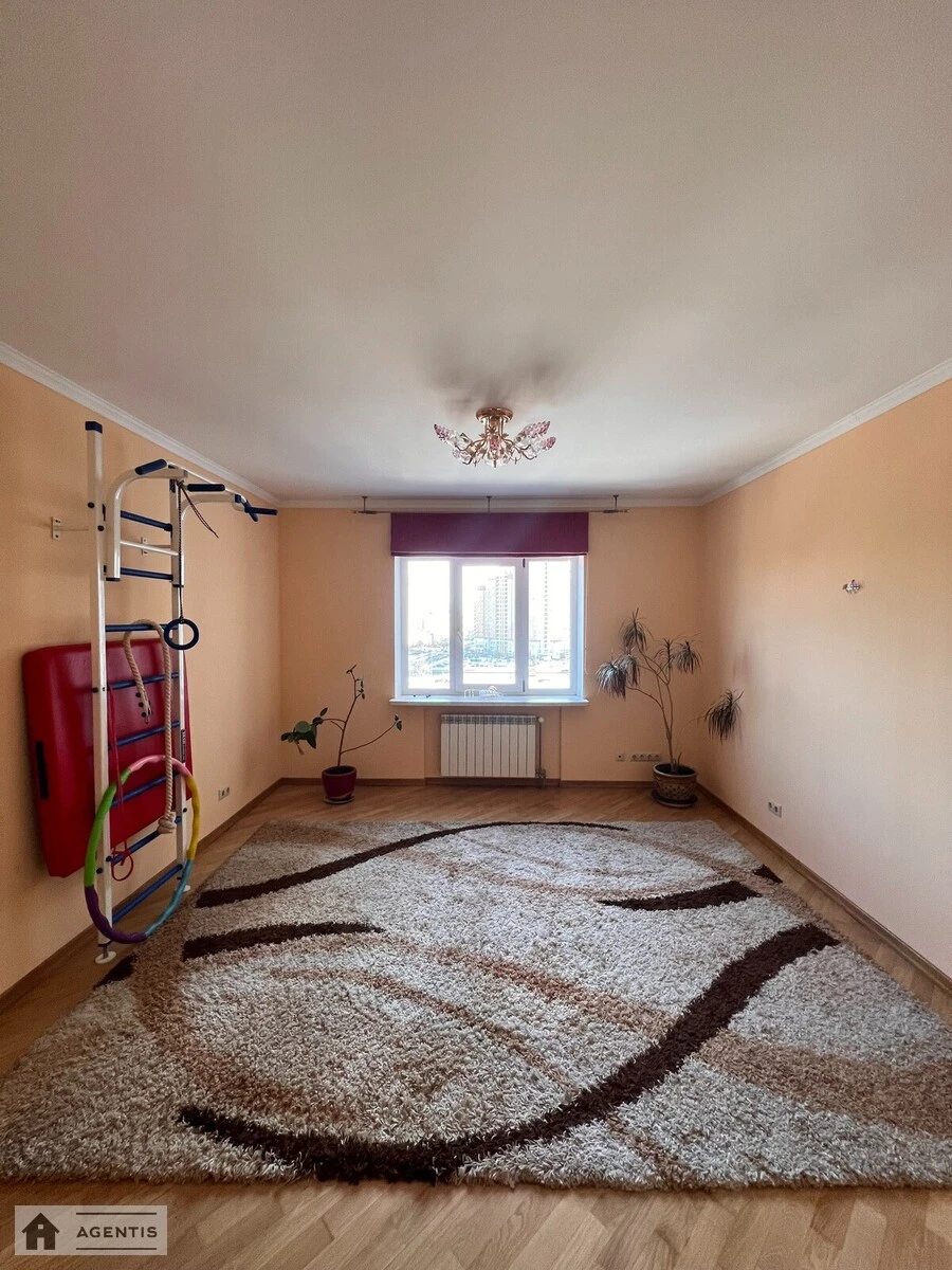 Сдам квартиру 4 комнаты, 140 m², 9 эт./16 этажей. 31, Драгоманова 31, Киев. 