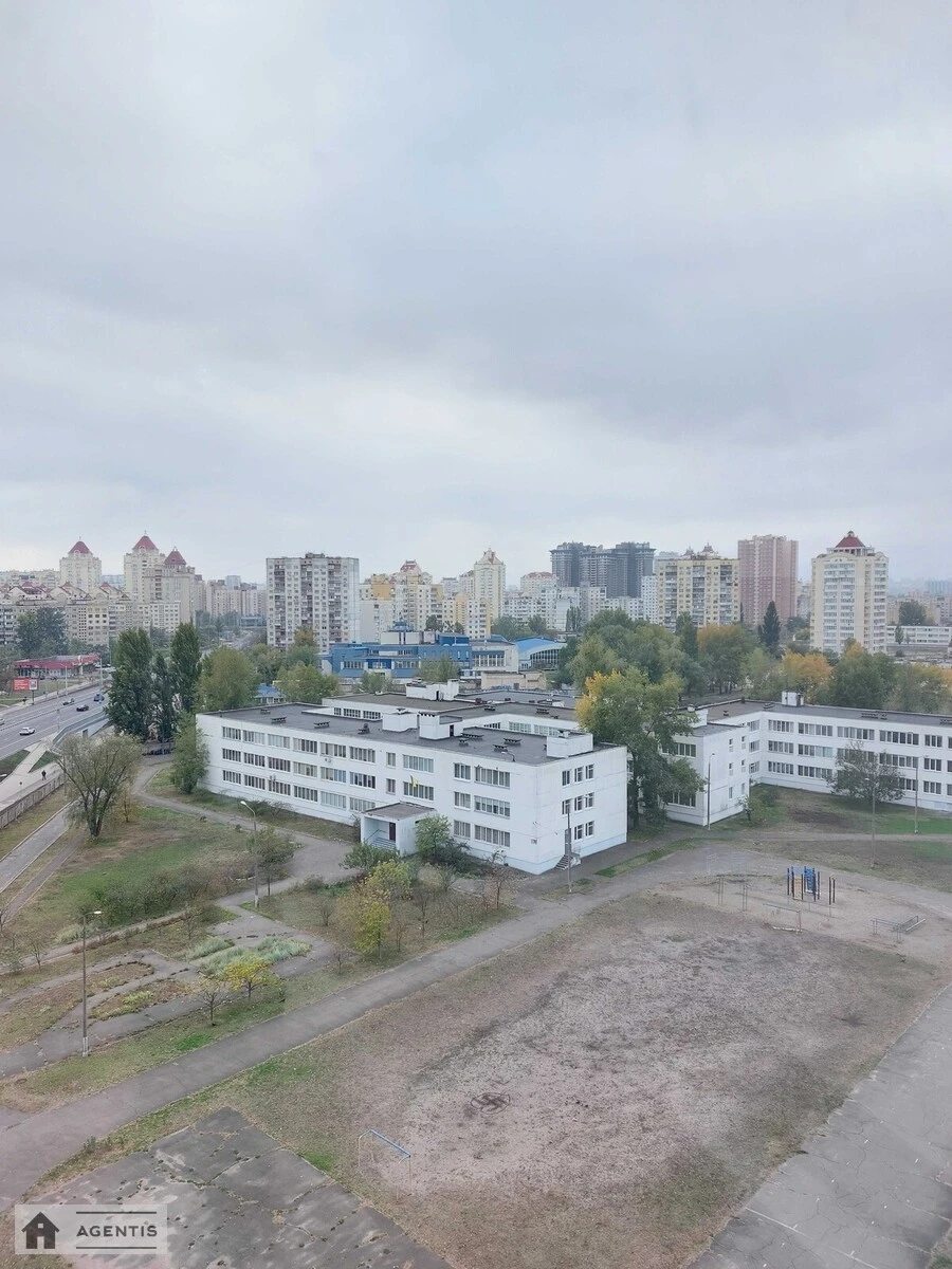 Сдам квартиру 2 комнаты, 85 m², 10 эт./25 этажей. 47, Володимира Івасюка просп. (Героїв Сталінграда), Киев. 