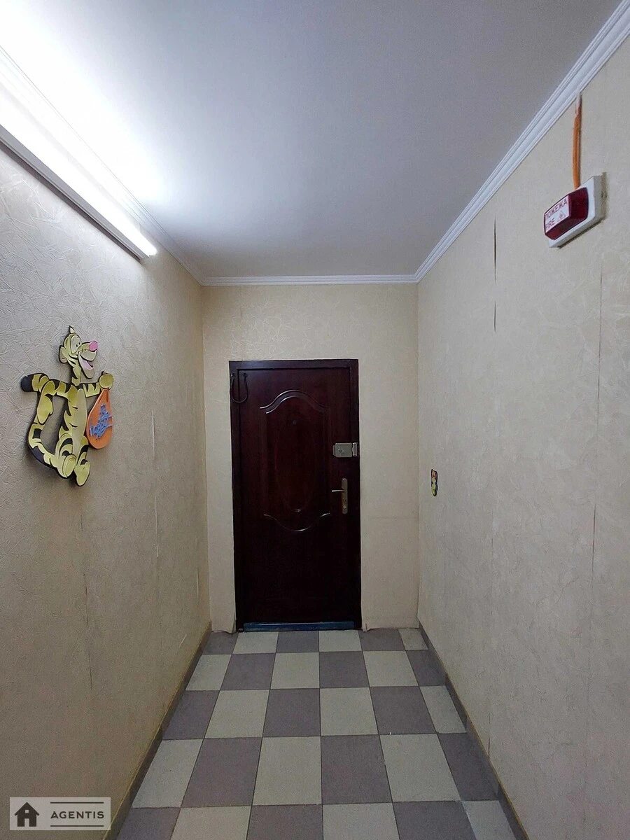 Сдам квартиру 2 комнаты, 85 m², 10 эт./25 этажей. 47, Володимира Івасюка просп. (Героїв Сталінграда), Киев. 