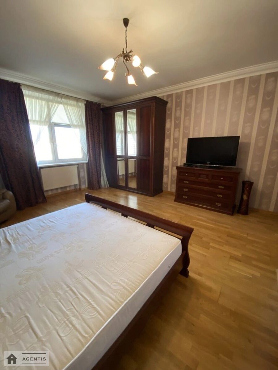 Здам квартиру 3 кімнати, 145 m², 12 пов./18 поверхів. 32, Євгена Коновальця вул. (Щорса), Київ. 