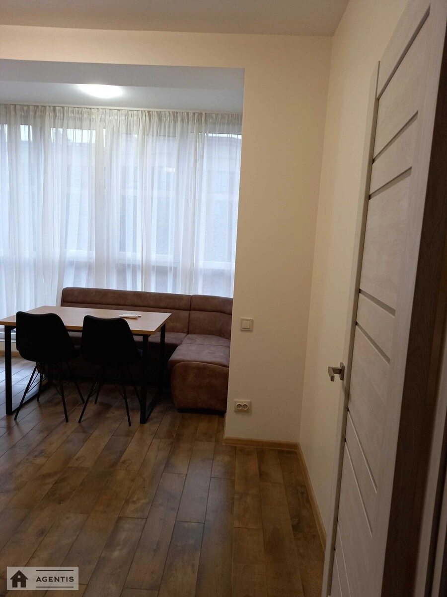 Apartment for rent 1 room, 40 m², 4th fl./10 floors. Novoselky. 