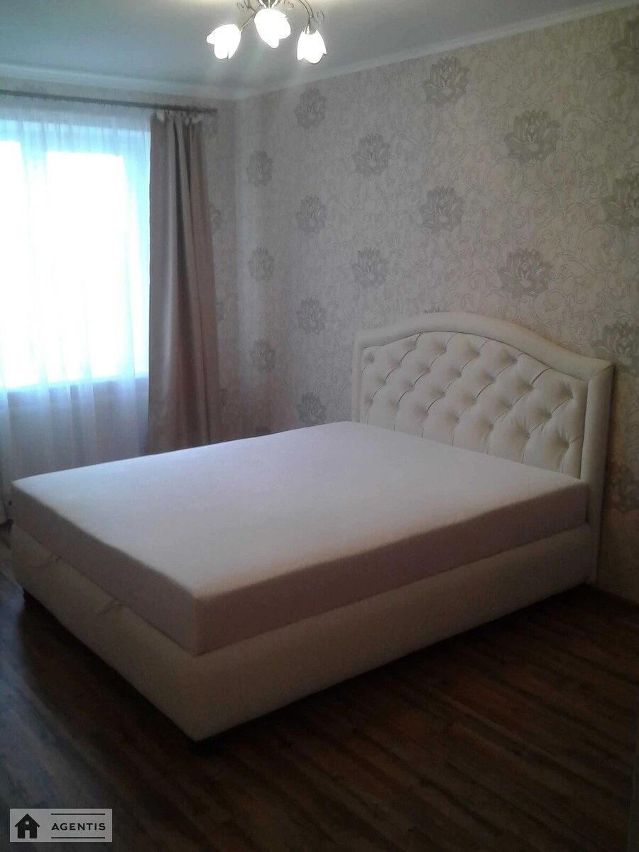 Здам квартиру 1 кімната, 40 m², 2 пов./10 поверхів. Волошкова , Петропавловская  Борщаговка. 