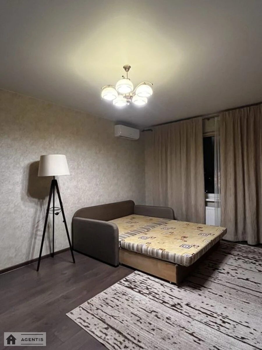 Apartment for rent 1 room, 37 m², 3rd fl./10 floors. Serhiya Danchenka vul., Kyiv. 