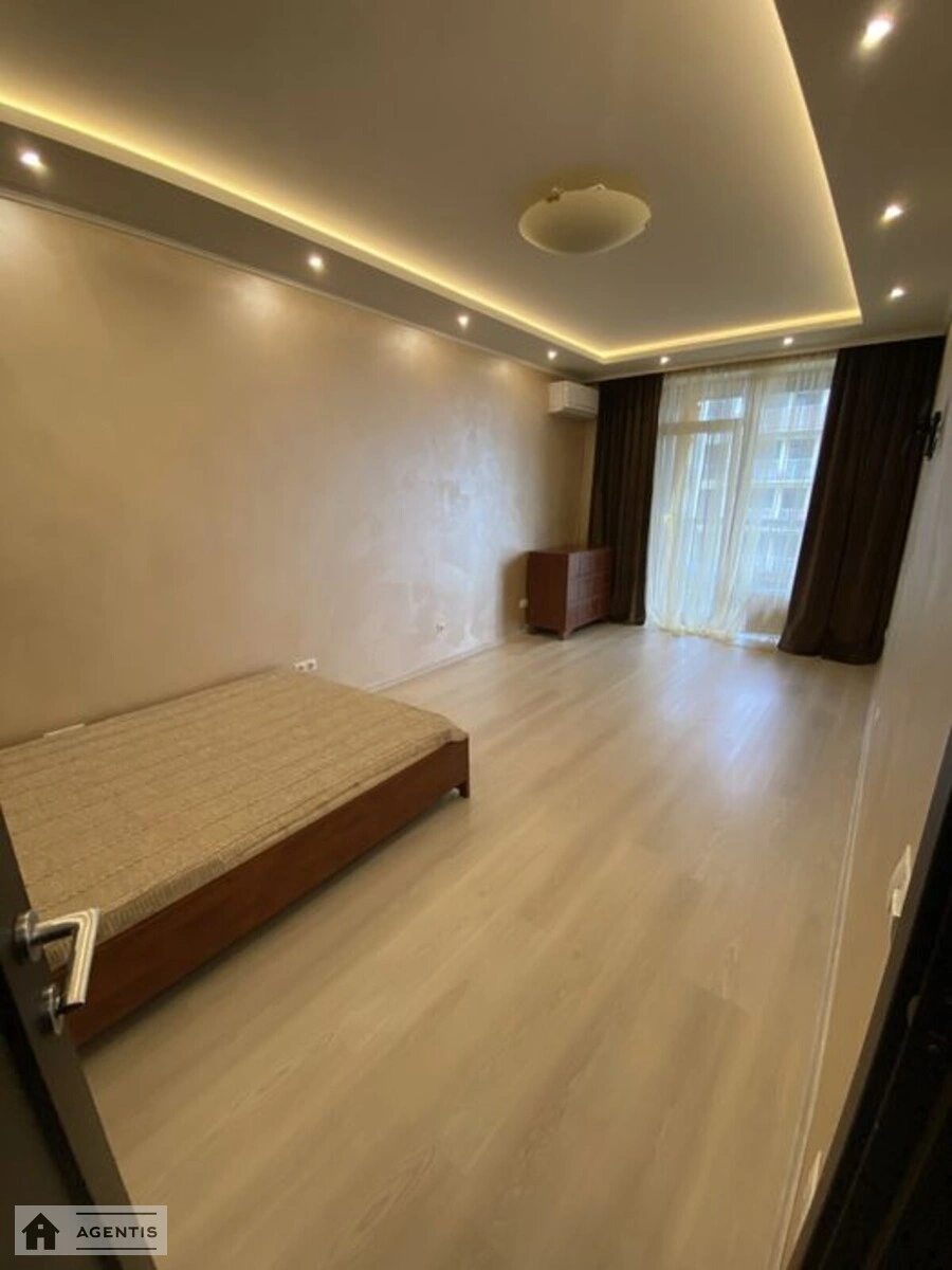 Apartment for rent 1 room, 50 m², 3rd fl./6 floors. Zamkovetcka, Kyiv. 