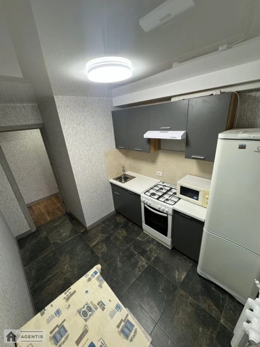 Здам квартиру 2 кімнати, 41 m², 2 пов./5 поверхів. 23, Михайла Донця вул., Київ. 