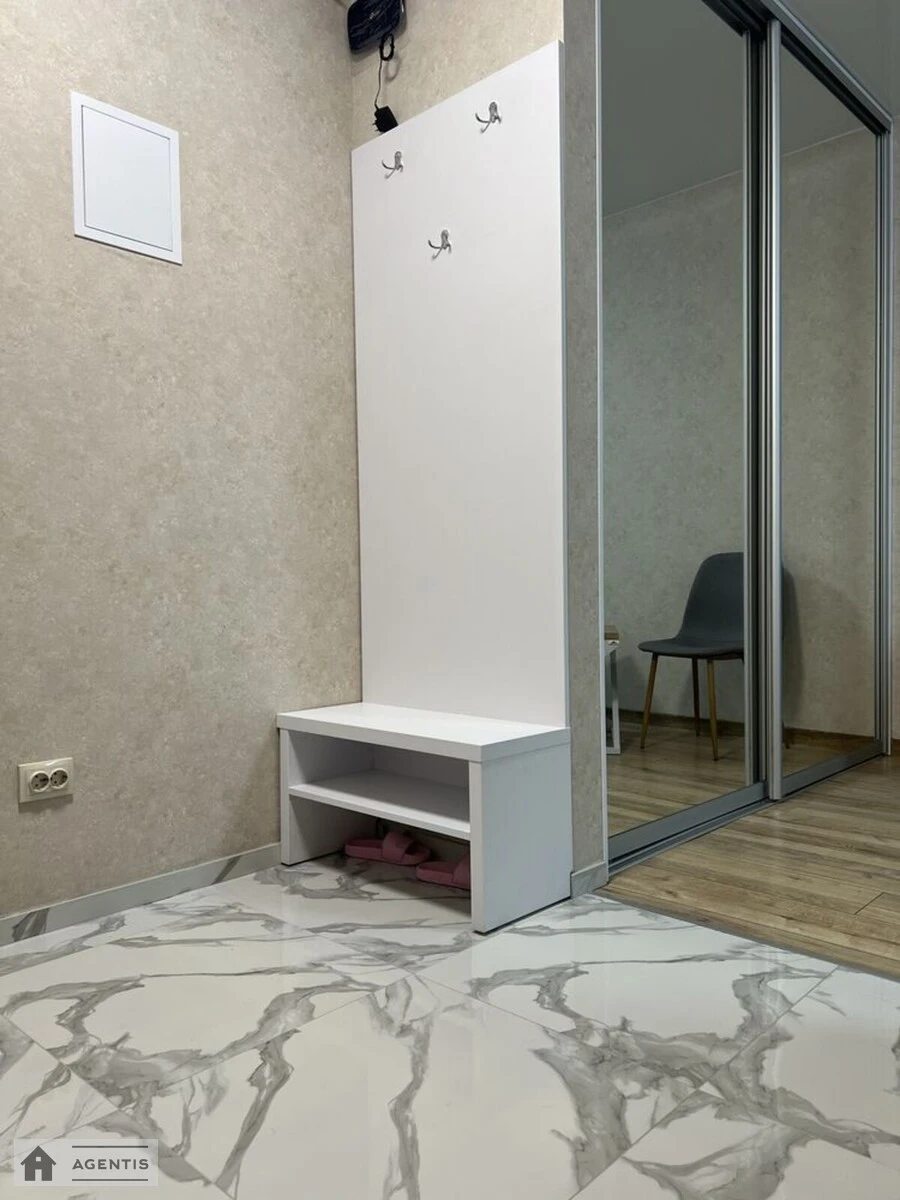 Сдам квартиру 2 комнаты, 51 m², 11 эт./25 этажей. 3, Балтийский 3, Киев. 