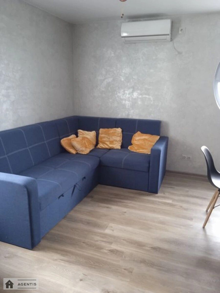 Apartment for rent 3 rooms, 65 m², 18th fl./18 floors. 2, Stepana Rudanskoho vul., Kyiv. 