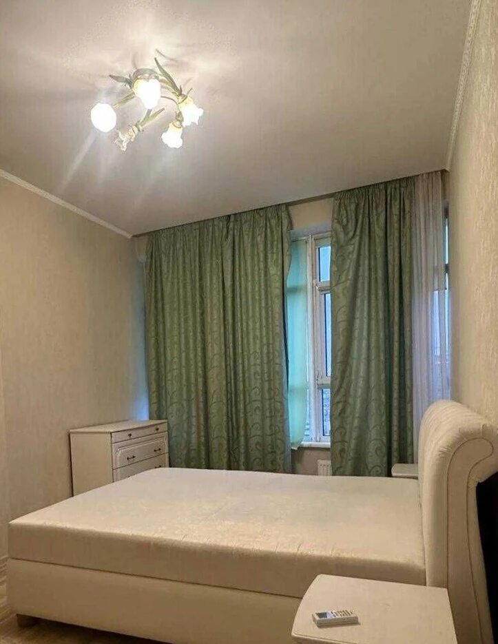 Сдам квартиру 2 комнаты, 90 m², 26 эт./47 этажей. 7, Кловский 7, Киев. 