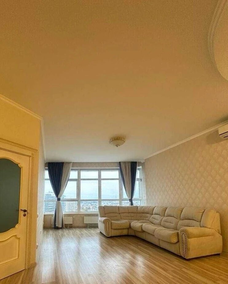 Сдам квартиру 2 комнаты, 90 m², 26 эт./47 этажей. 7, Кловский 7, Киев. 