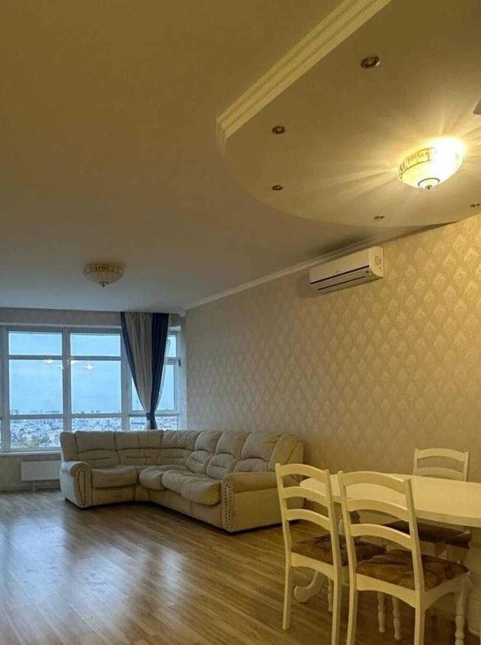 Сдам квартиру 2 комнаты, 90 m², 26 эт./47 этажей. 7, Кловский 7, Киев. 