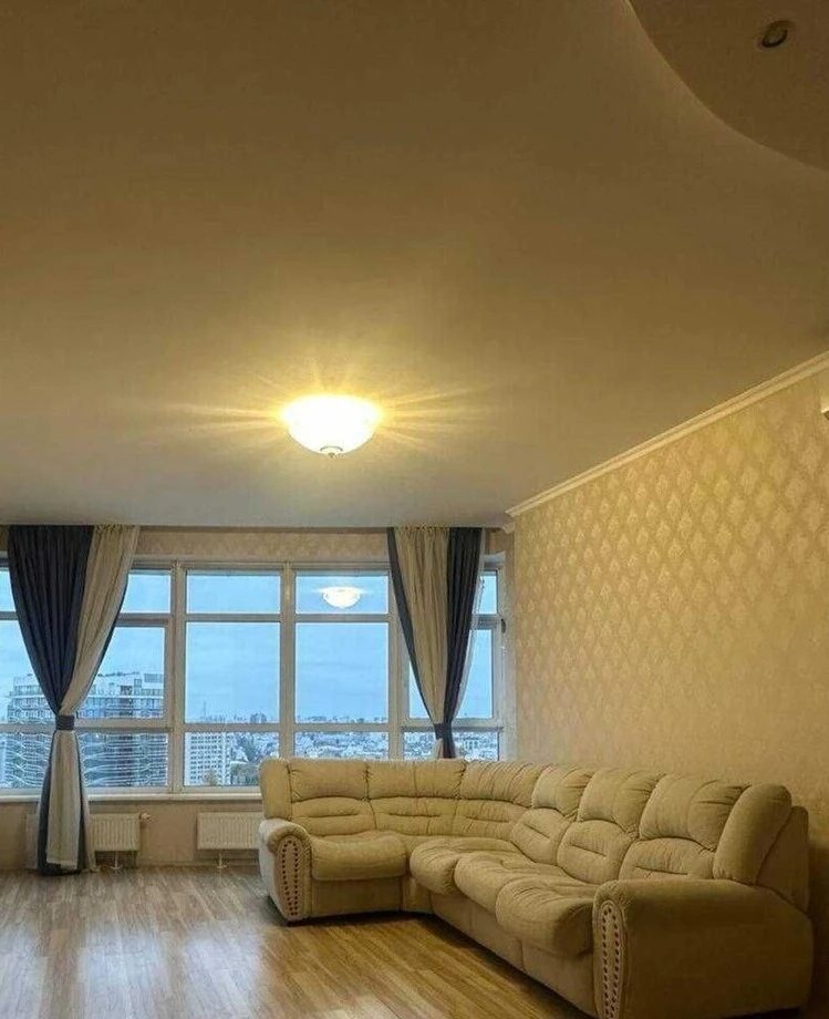 Сдам квартиру 2 комнаты, 90 m², 26 эт./47 этажей. 7, Кловский 7, Киев. 