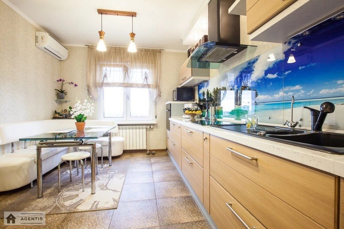 Apartment for rent 3 rooms, 100 m², 21st fl./25 floors. 31, Pravdy 31, Kyiv. 