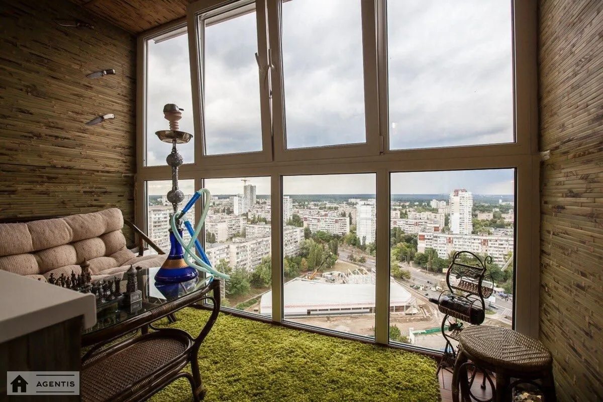 Apartment for rent 3 rooms, 100 m², 21st fl./25 floors. 31, Pravdy 31, Kyiv. 