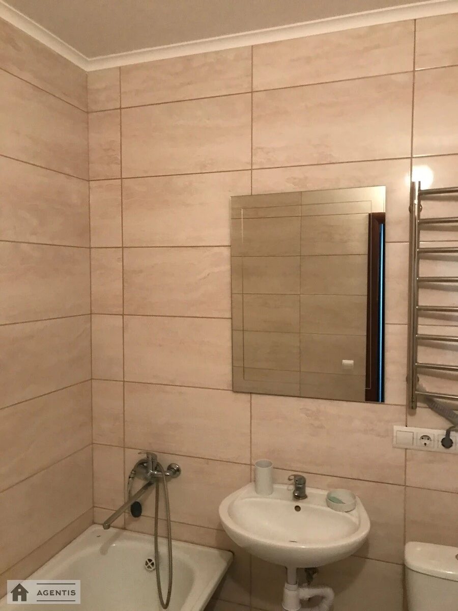 Сдам квартиру 1 комната, 39 m², 20 эт./25 этажей. 7, Софії Русової вул., Киев. 