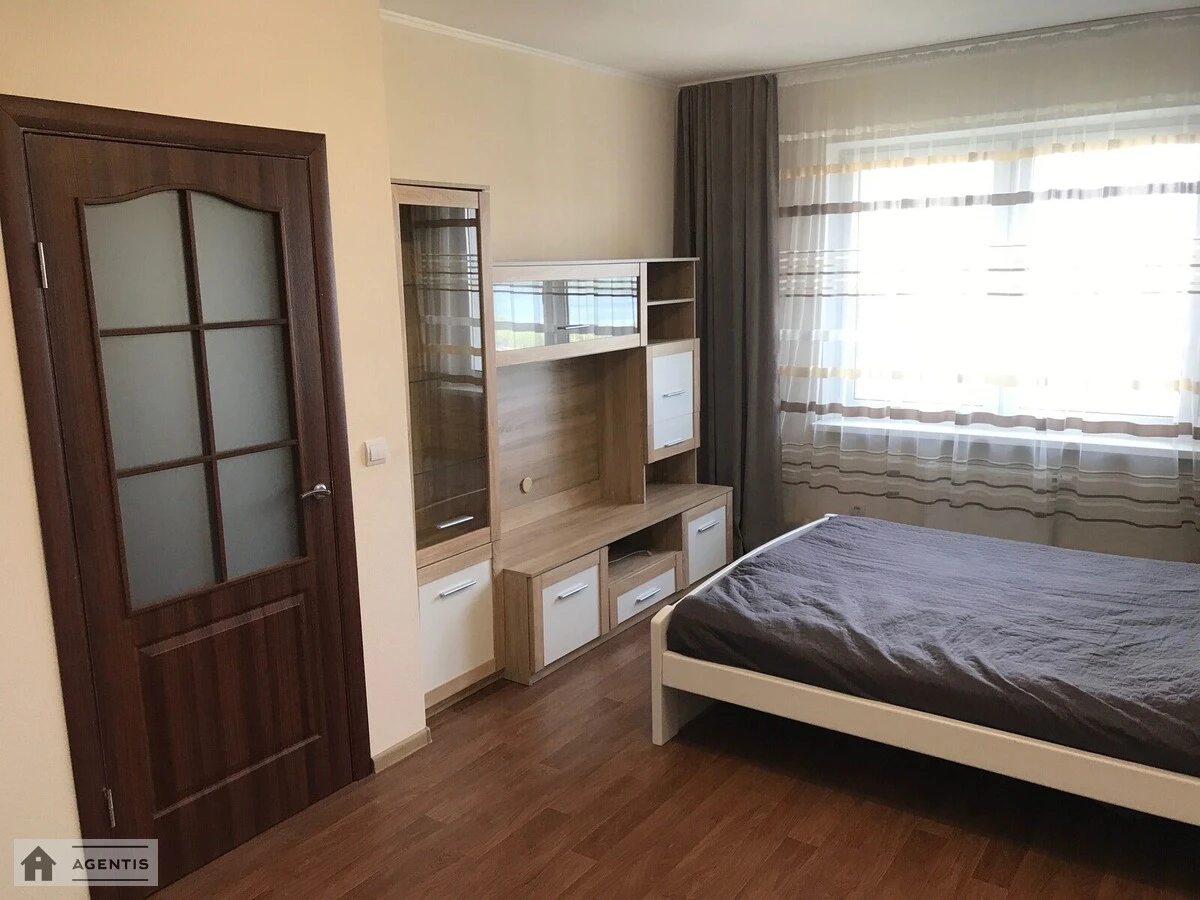 Apartment for rent 1 room, 39 m², 20th fl./25 floors. 7, Sofiyi Rusovoyi vul., Kyiv. 