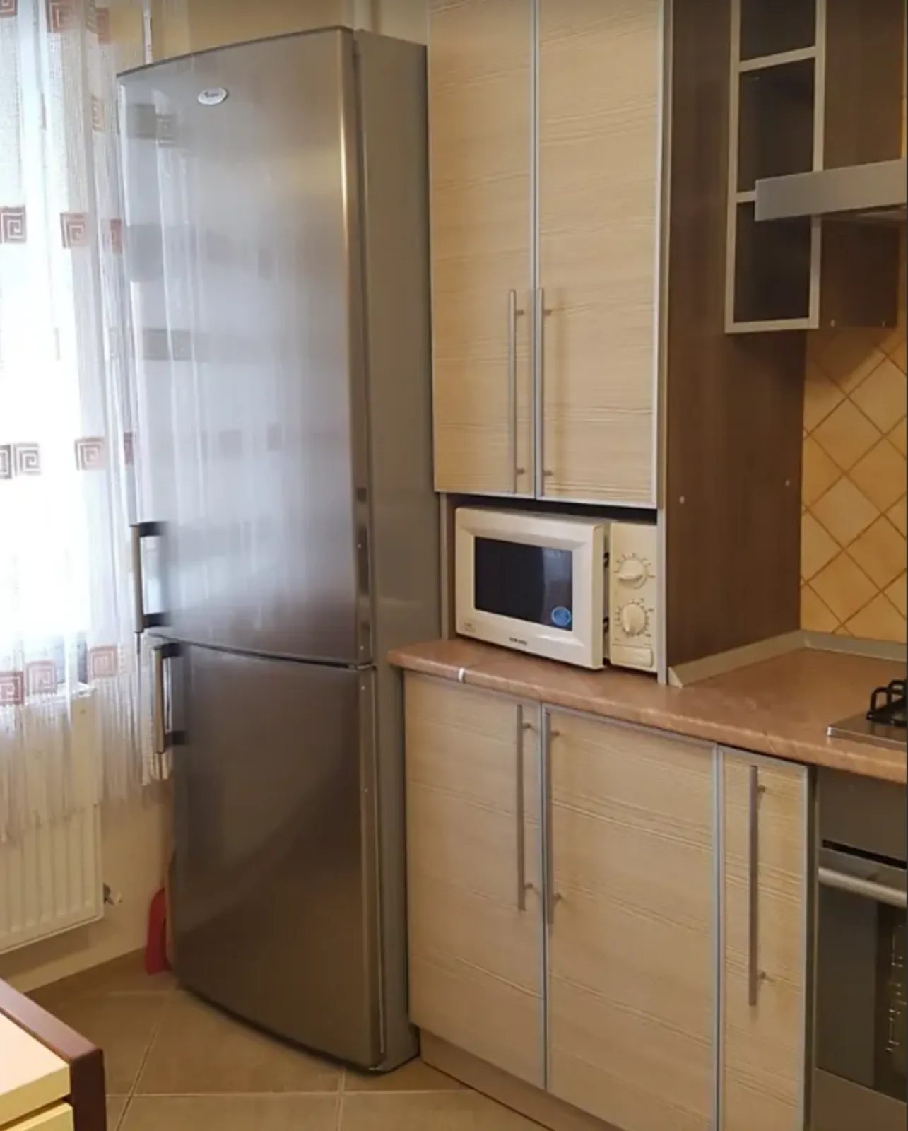 Apartments for sale 2 rooms, 60 m², 3rd fl./5 floors. Velykaya Berezovytsa. 