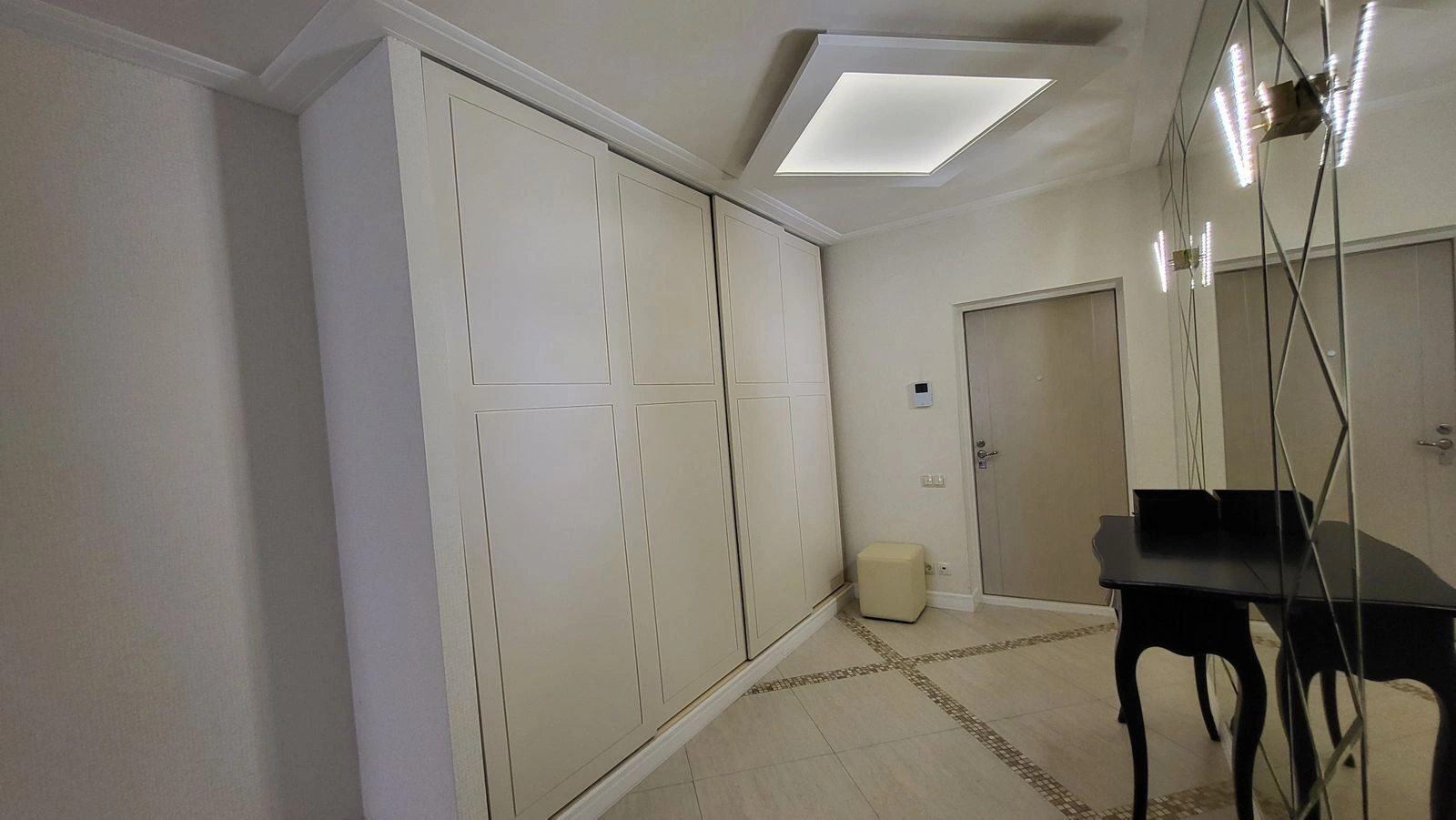 Здам квартиру 4 кімнати, 135 m², 17 пов./20 поверхів. 30, Анни Ахматової вул., Київ. 