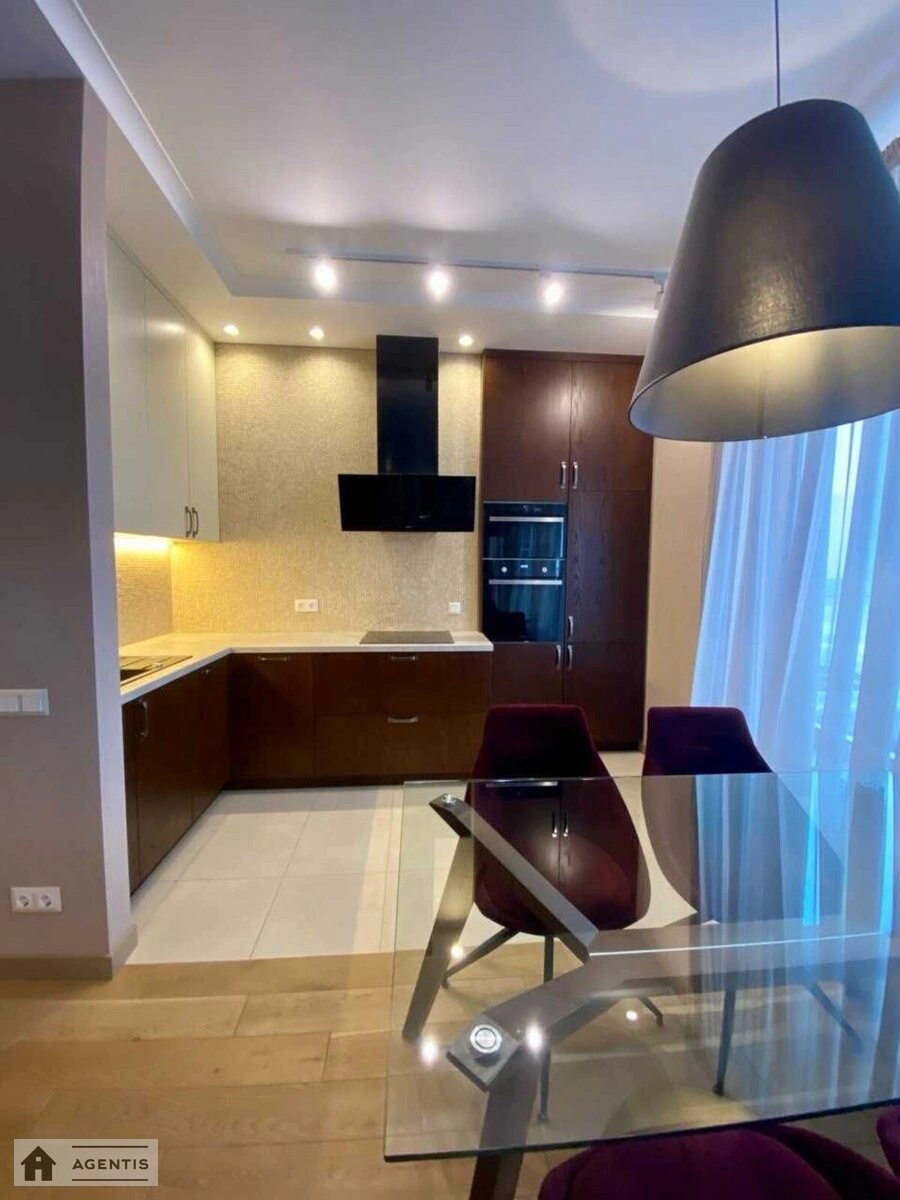 Сдам квартиру 3 комнаты, 85 m², 14 эт./33 этажа. 7, Леси Украинки 7, Киев. 