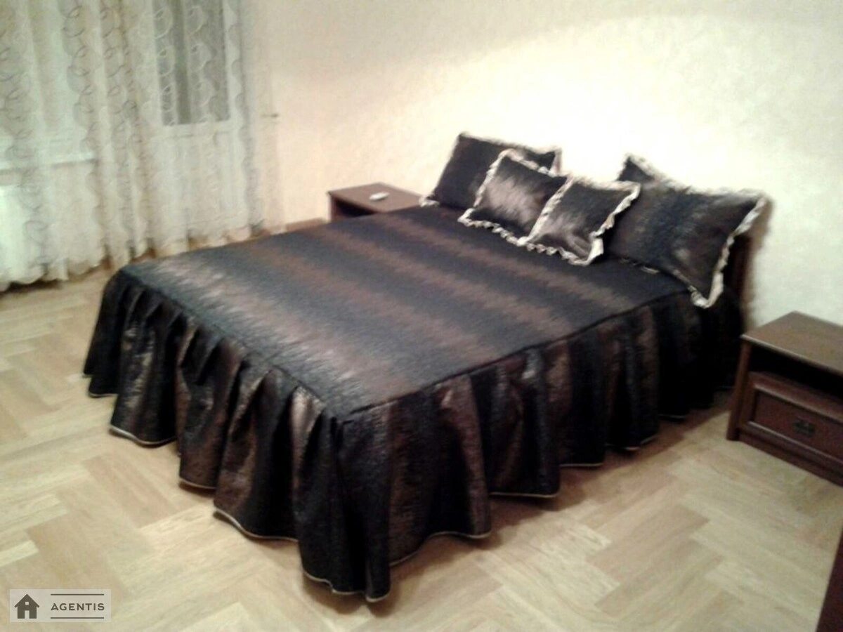 Apartment for rent 3 rooms, 106 m², 19th fl./25 floors. Valeriya Lobanovskoho prosp. Chervonozoryanyy6h, Kyiv. 