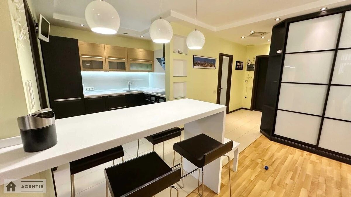 Сдам квартиру 2 комнаты, 53 m², 13 эт./21 этаж. 7, Леся Курбаса 7, Киев. 