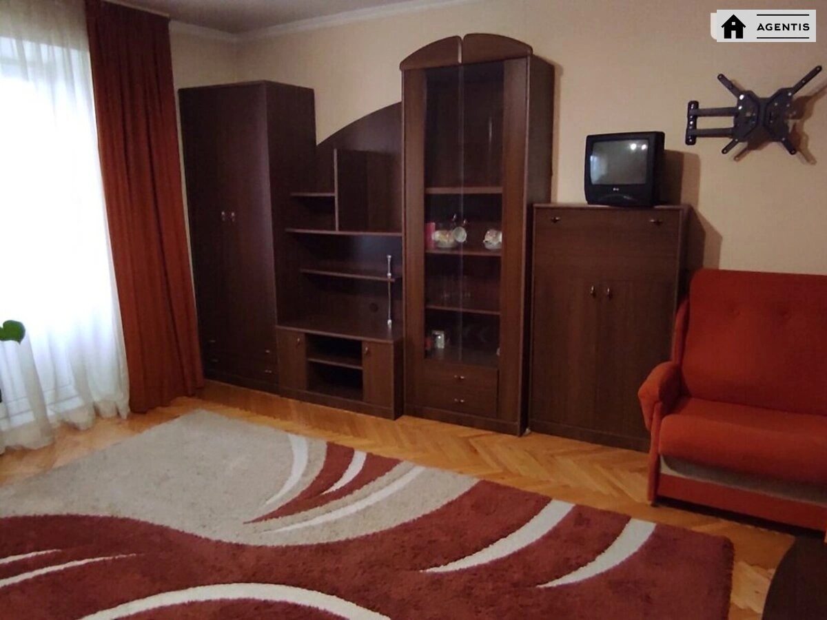 Apartment for rent 1 room, 39 m², 5th fl./9 floors. 9, Boryspilska 9, Kyiv. 