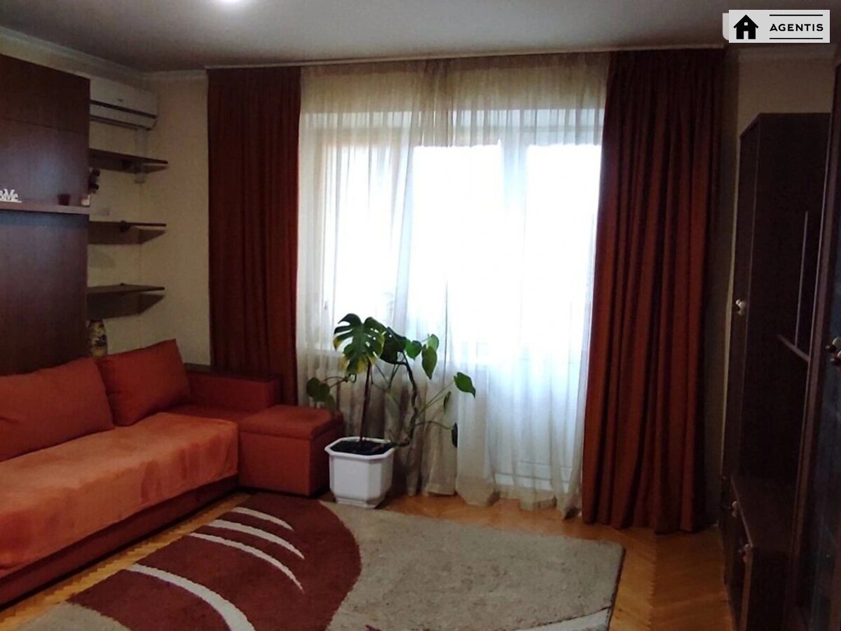 Apartment for rent 1 room, 39 m², 5th fl./9 floors. 9, Boryspilska 9, Kyiv. 