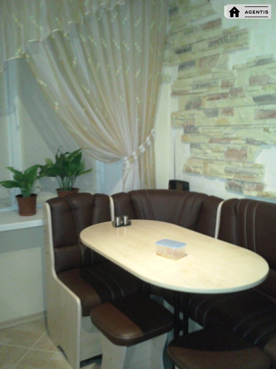 Apartment for rent 1 room, 39 m², 5th fl./9 floors. 9, Boryspilska 9, Kyiv. 