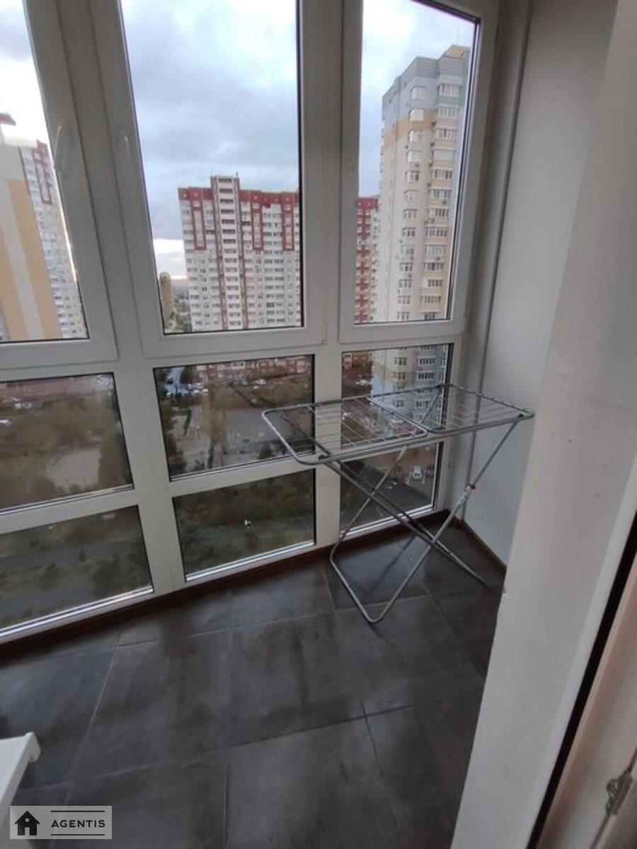 Сдам квартиру 1 комната, 36 m², 12 эт./25 этажей. 7, Софії Русової вул., Киев. 