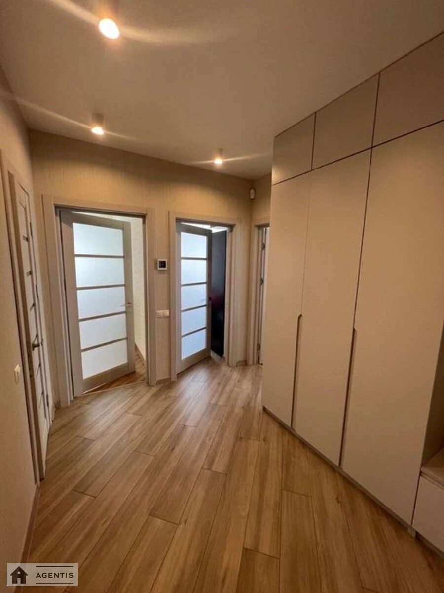 Сдам квартиру 2 комнаты, 59 m², 18 эт./25 этажей. 2, Отрадный 2, Киев. 