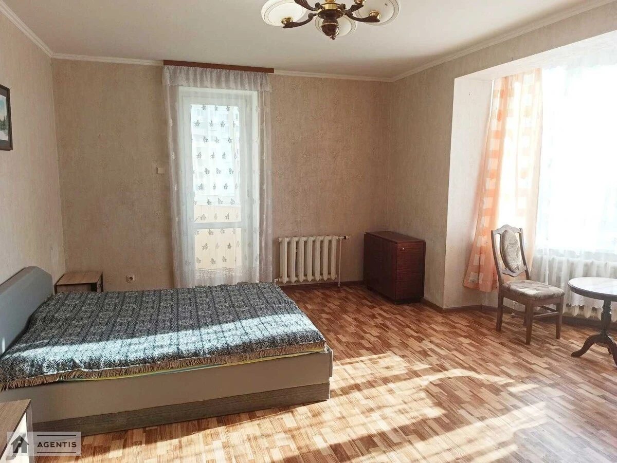 Apartment for rent 2 rooms, 78 m², 11th fl./16 floors. Urlivska, Kyiv. 