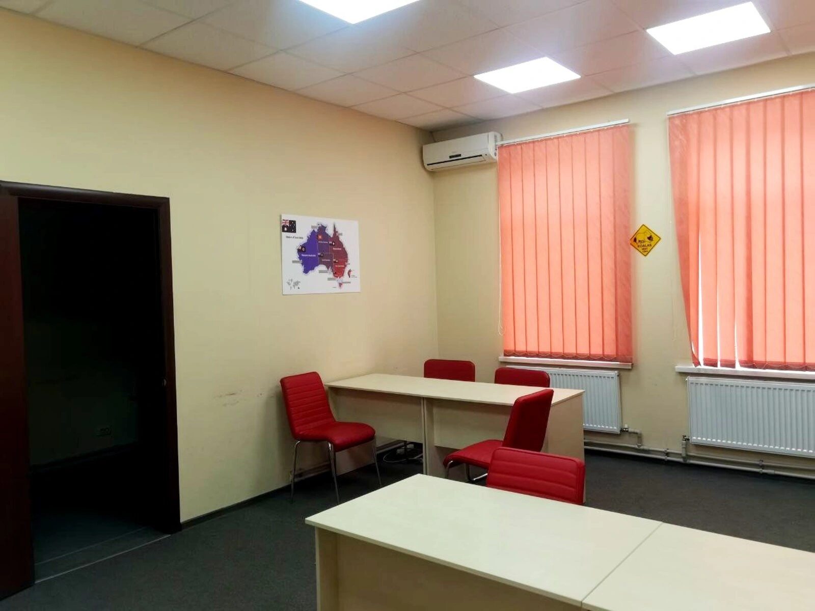 Office for sale 49 m², 2nd fl./2 floors. 42, Verhniy Val 42, Kyiv. 