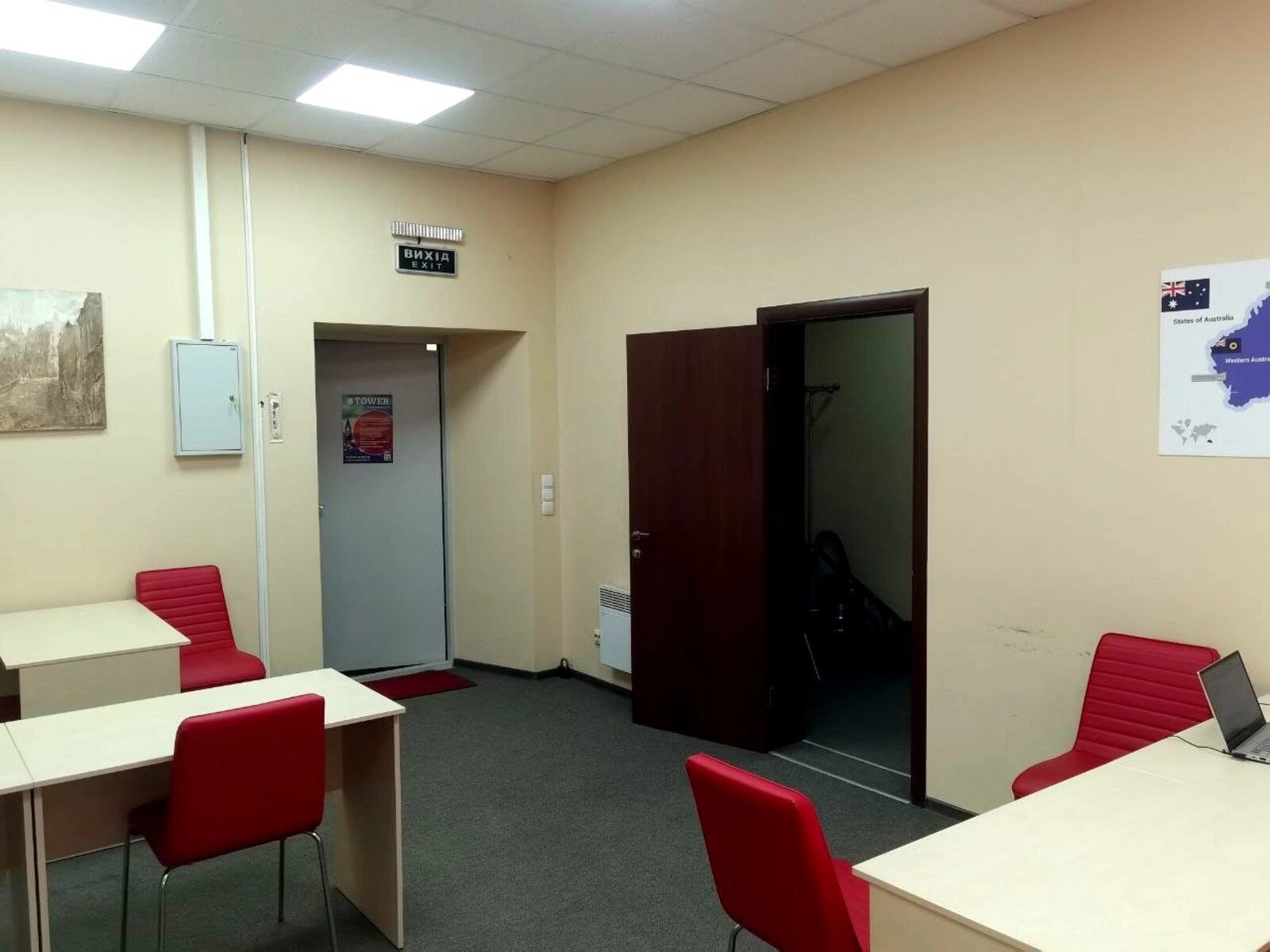 Office for sale 49 m², 2nd fl./2 floors. 42, Verhniy Val 42, Kyiv. 