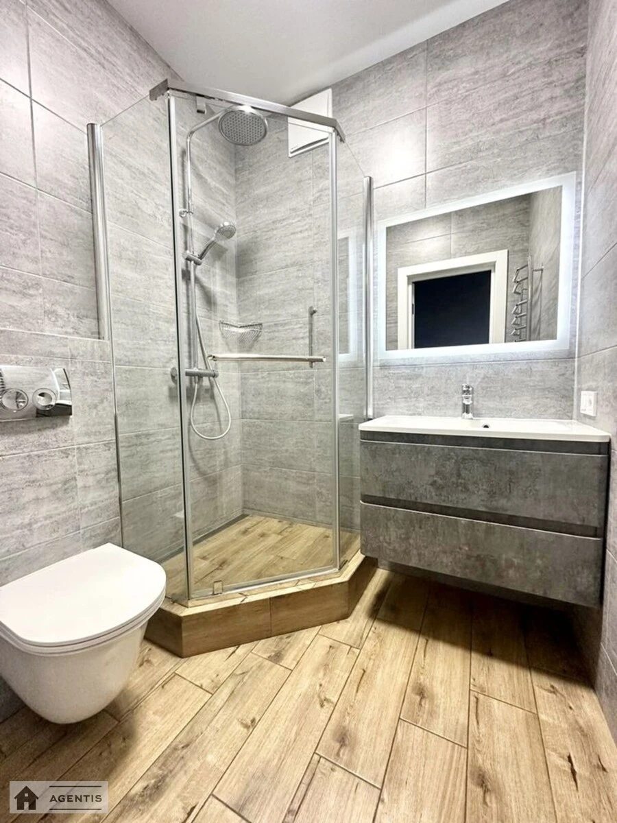 Сдам квартиру 3 комнаты, 98 m², 16 эт./21 этаж. 53, Предславинская 53, Киев. 