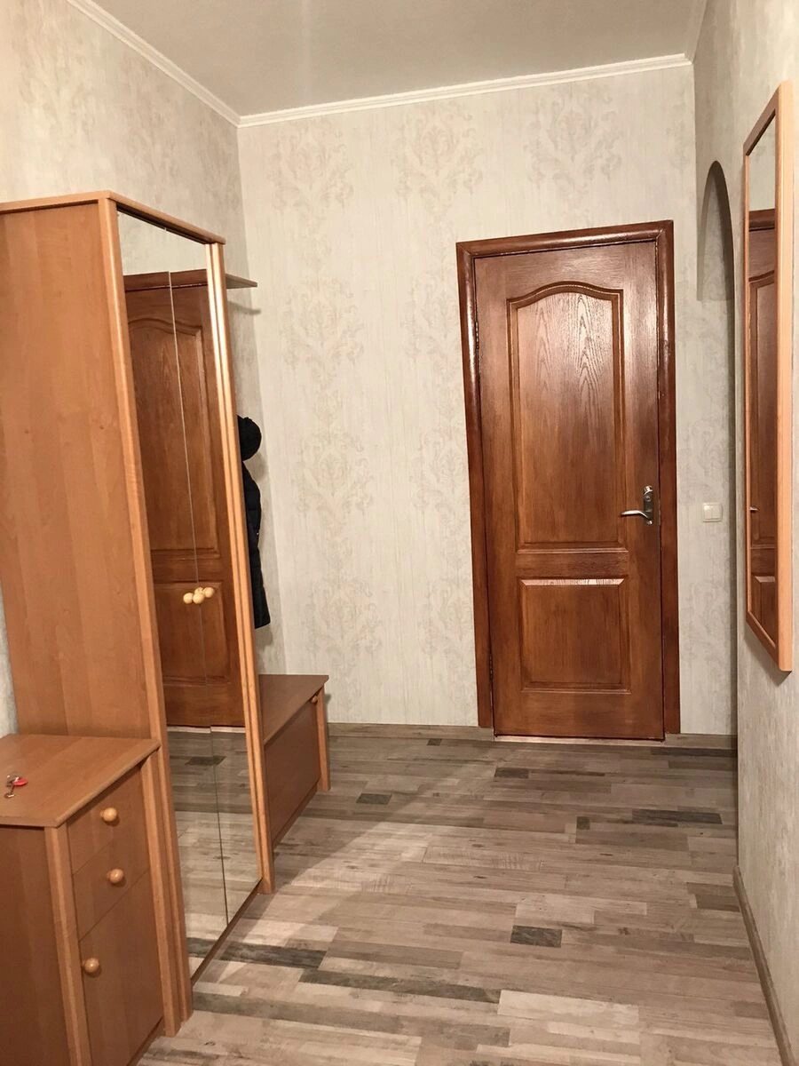 Сдам квартиру 1 комната, 57 m², 9 эт./22 этажа. 12, Митрополита Андрея Шептицького вул. (Анатолія Луначарського), Киев. 