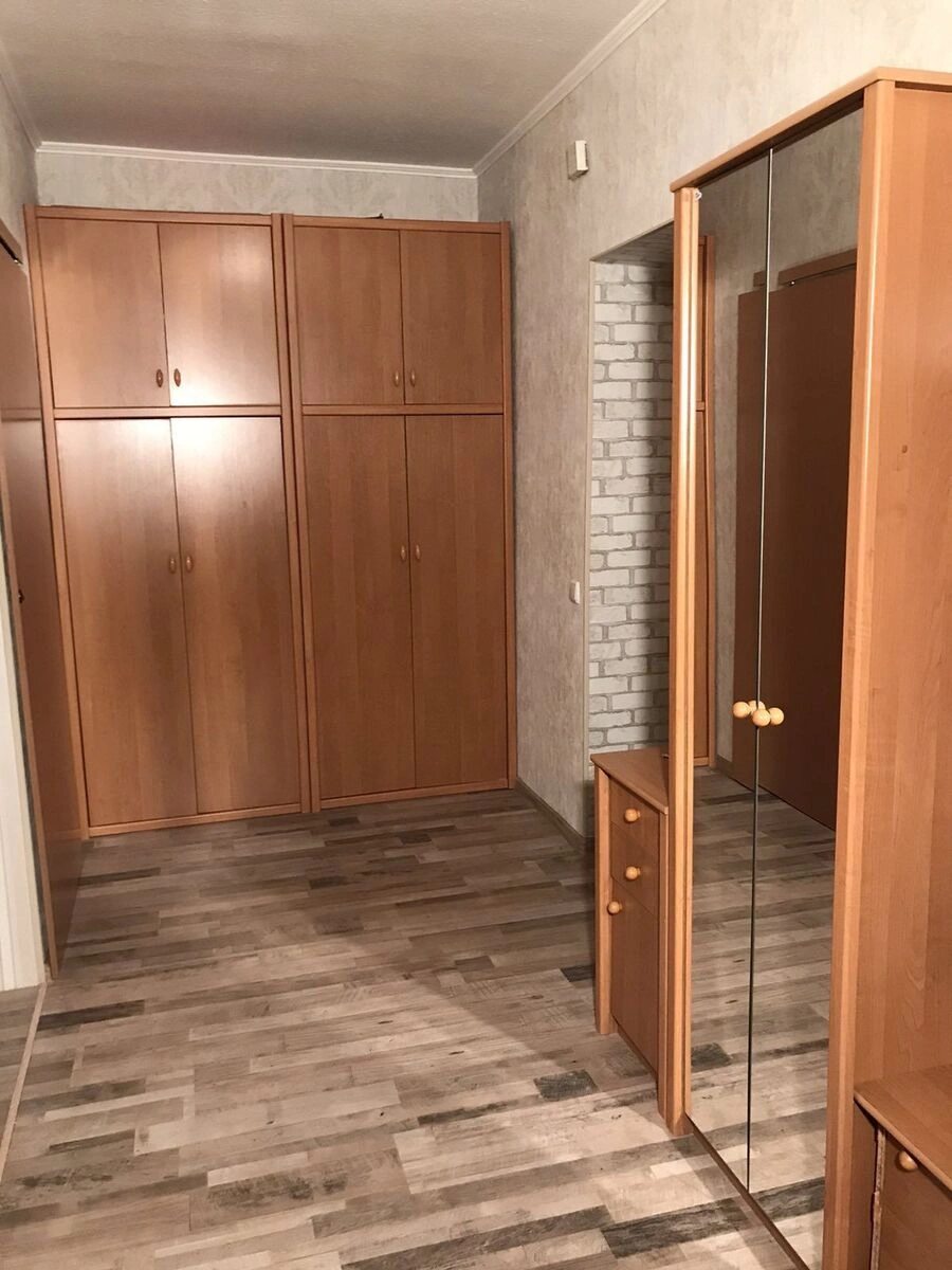 Сдам квартиру 1 комната, 57 m², 9 эт./22 этажа. 12, Митрополита Андрея Шептицького вул. (Анатолія Луначарського), Киев. 