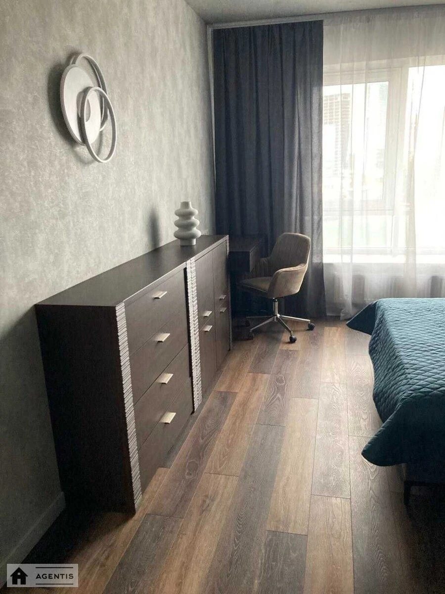 Сдам квартиру 2 комнаты, 60 m², 7 эт./20 этажей. 27, Златоустівська вул., Киев. 