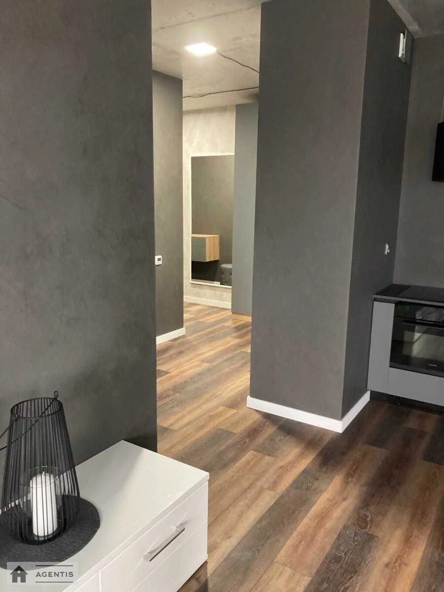 Сдам квартиру 2 комнаты, 60 m², 7 эт./20 этажей. 27, Златоустівська вул., Киев. 