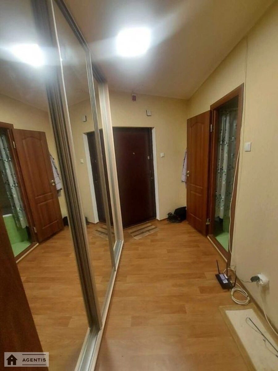 Сдам квартиру 1 комната, 36 m², 18 эт./25 этажей. 1, Софії Русової вул., Киев. 