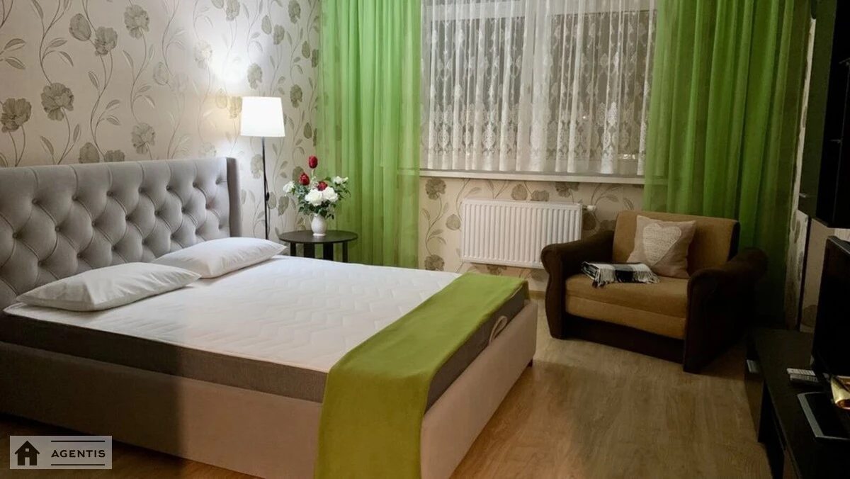 Apartment for rent 1 room, 42 m², 3rd fl./25 floors. 16, Voskresenska 16, Kyiv. 