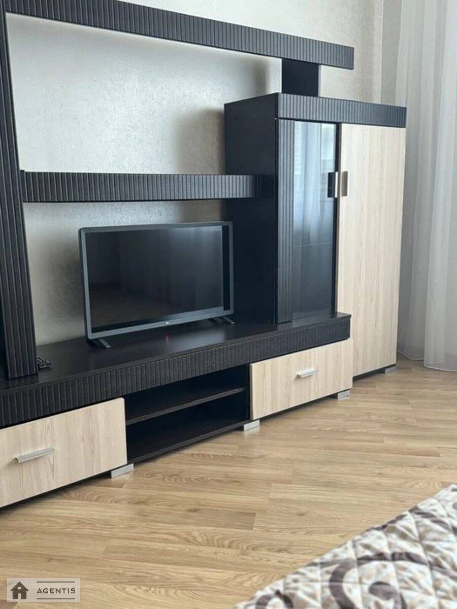 Здам квартиру 1 кімната, 48 m², 4 пов./26 поверхів. 6, Драгоманова 6, Київ. 