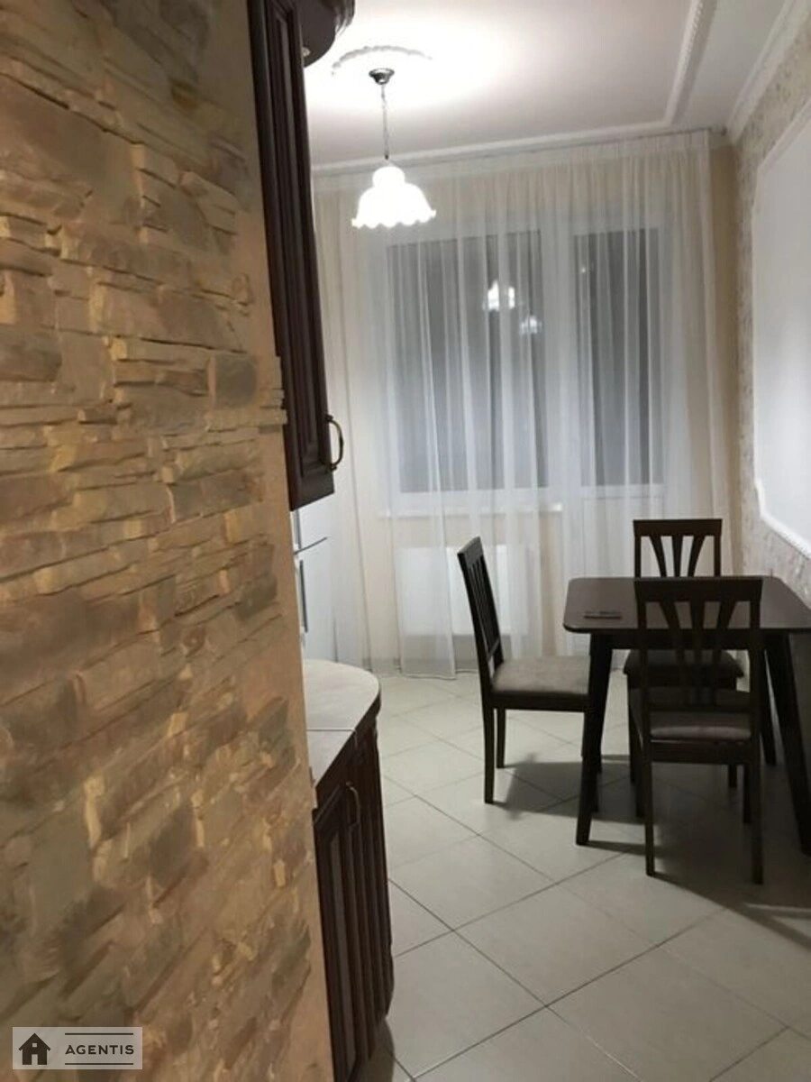 Здам квартиру 1 кімната, 48 m², 4 пов./26 поверхів. 6, Драгоманова 6, Київ. 