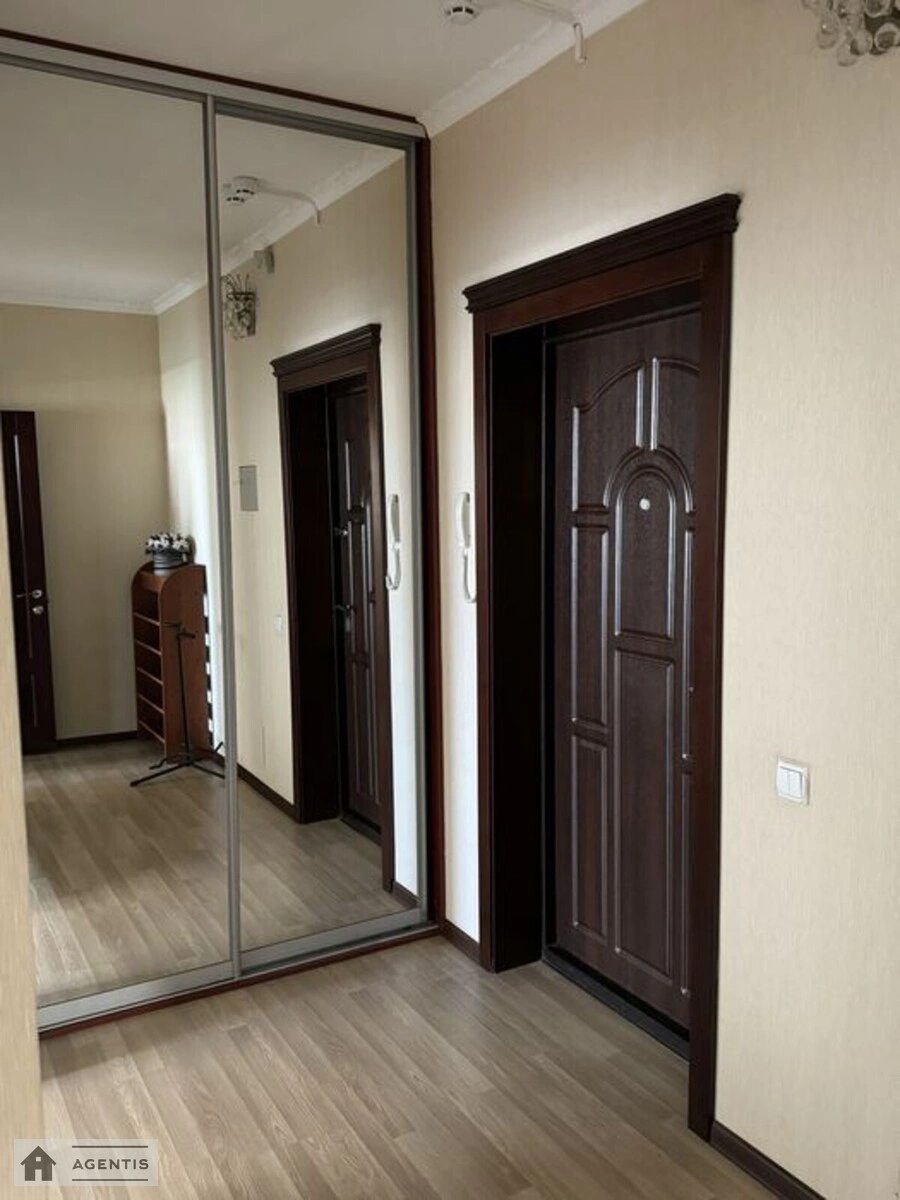 Здам квартиру 1 кімната, 48 m², 4 пов./26 поверхів. 6, Драгоманова 6, Київ. 