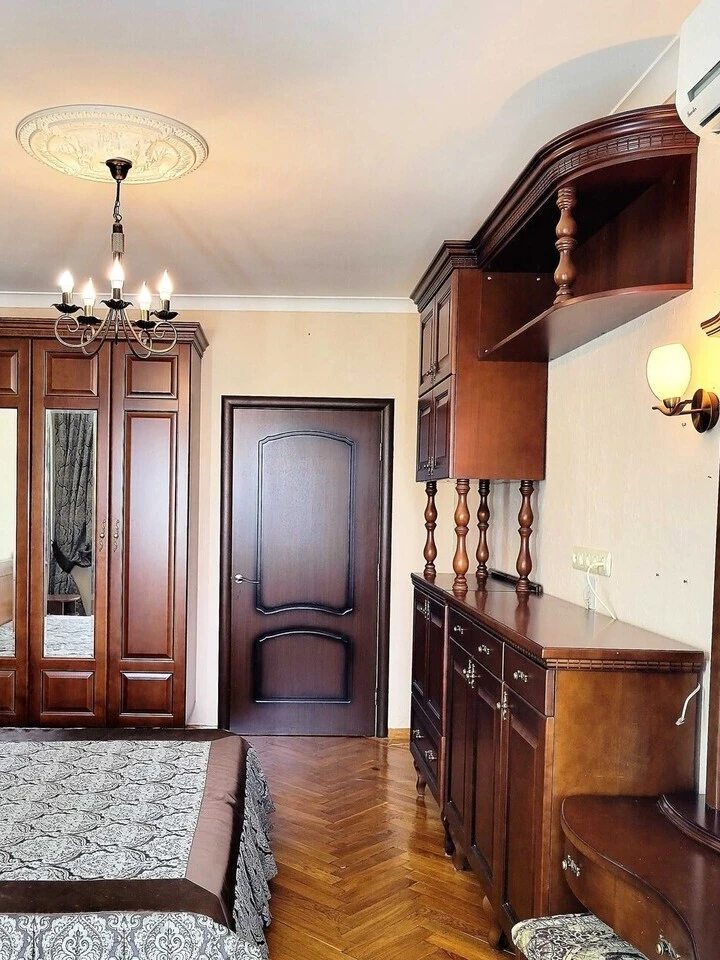 Здам квартиру 1 кімната, 40 m², 4 пов./11 поверхів. 1, Виноградний 1, Київ. 