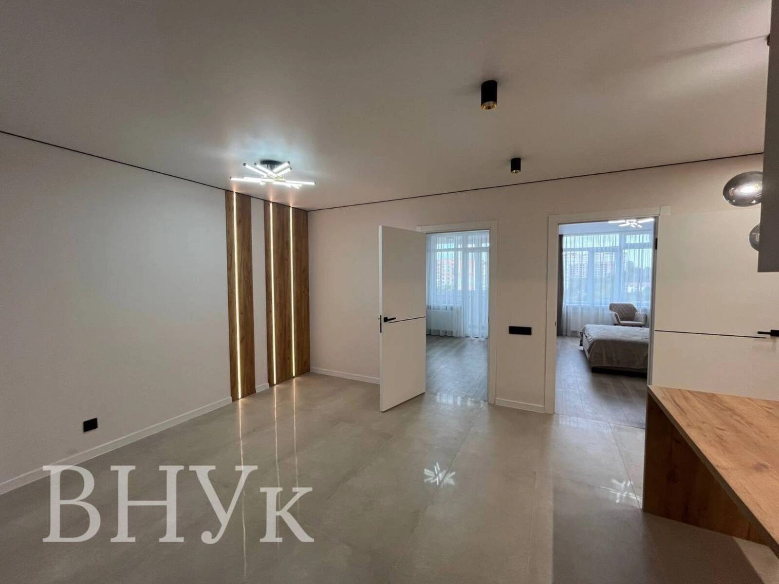 Продаж квартири 3 кімнати, 587 m², 8 пов./11 поверхів. Київська вул., Тернопіль. 