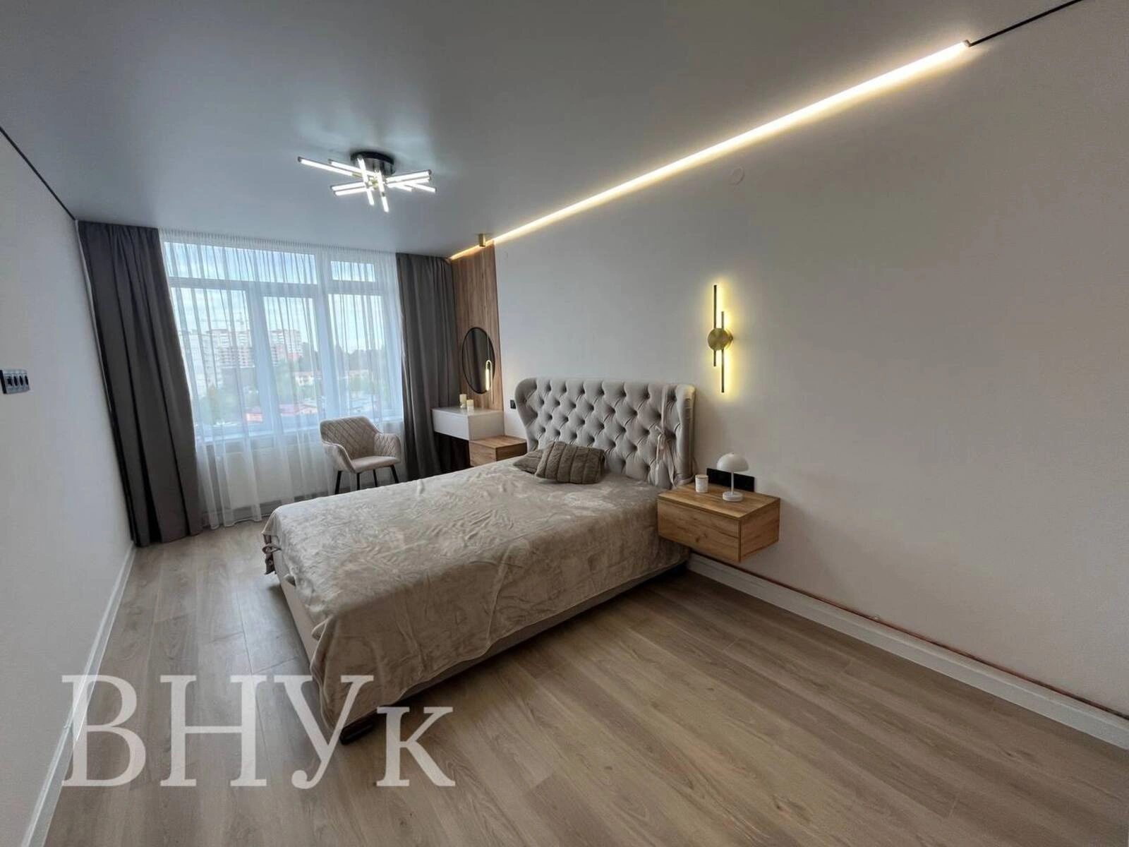 Продаж квартири 3 кімнати, 587 m², 8 пов./11 поверхів. Київська вул., Тернопіль. 