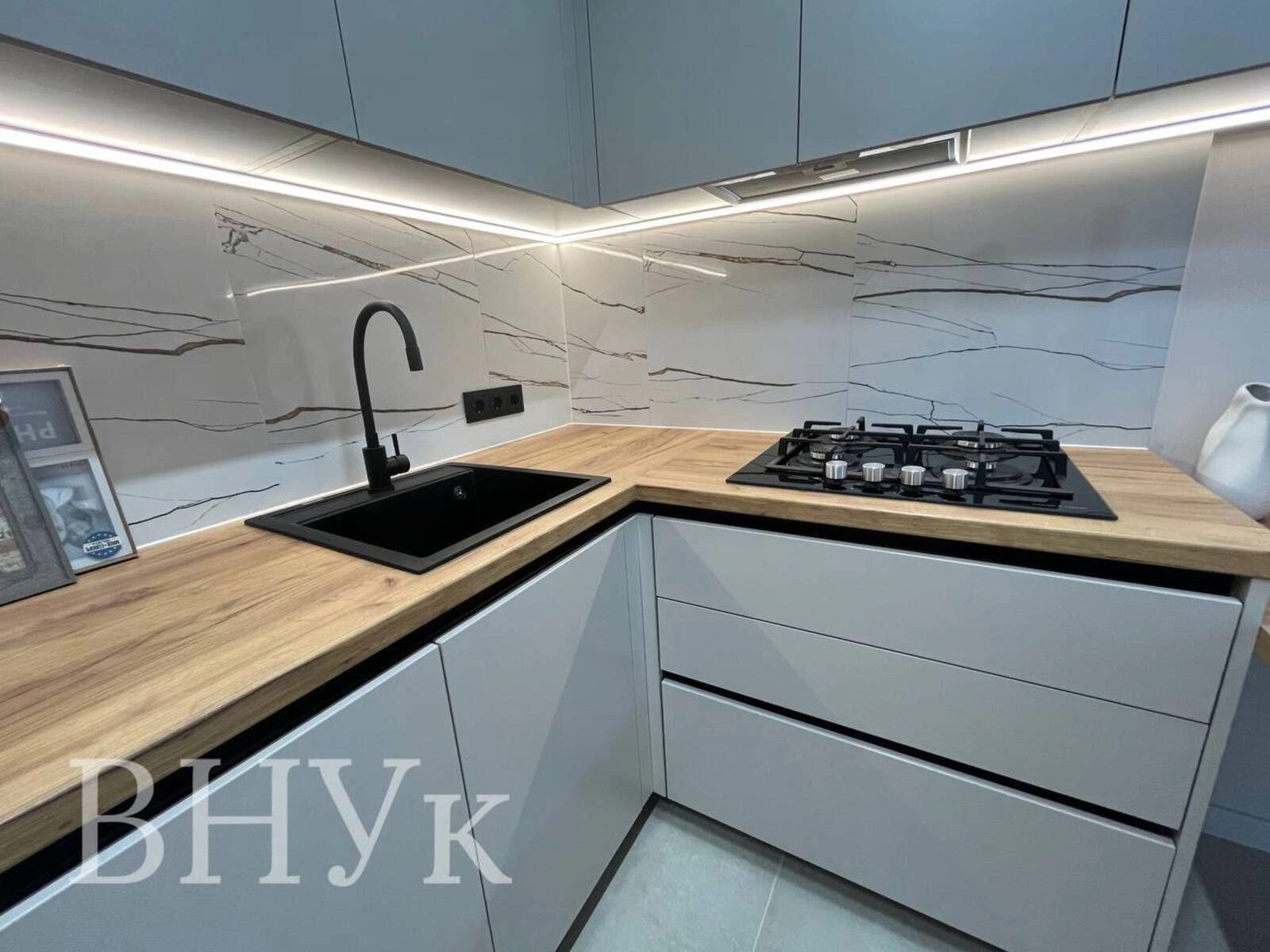 Продаж квартири 3 кімнати, 587 m², 8 пов./11 поверхів. Київська вул., Тернопіль. 