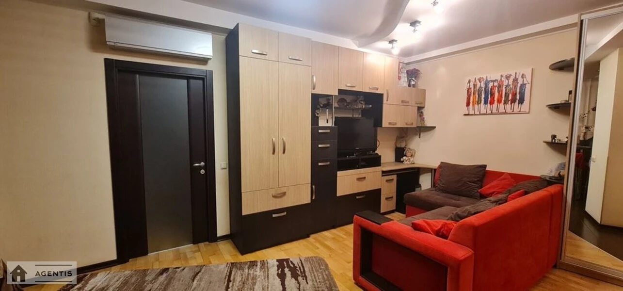 Apartment for rent 2 rooms, 45 m², 2nd fl./5 floors. 4, Mariyi Pryymachenko bulv., Kyiv. 