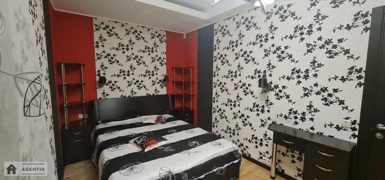 Сдам квартиру 2 комнаты, 45 m², 2 эт./5 этажей. 4, Марії Приймаченко бульв., Киев. 